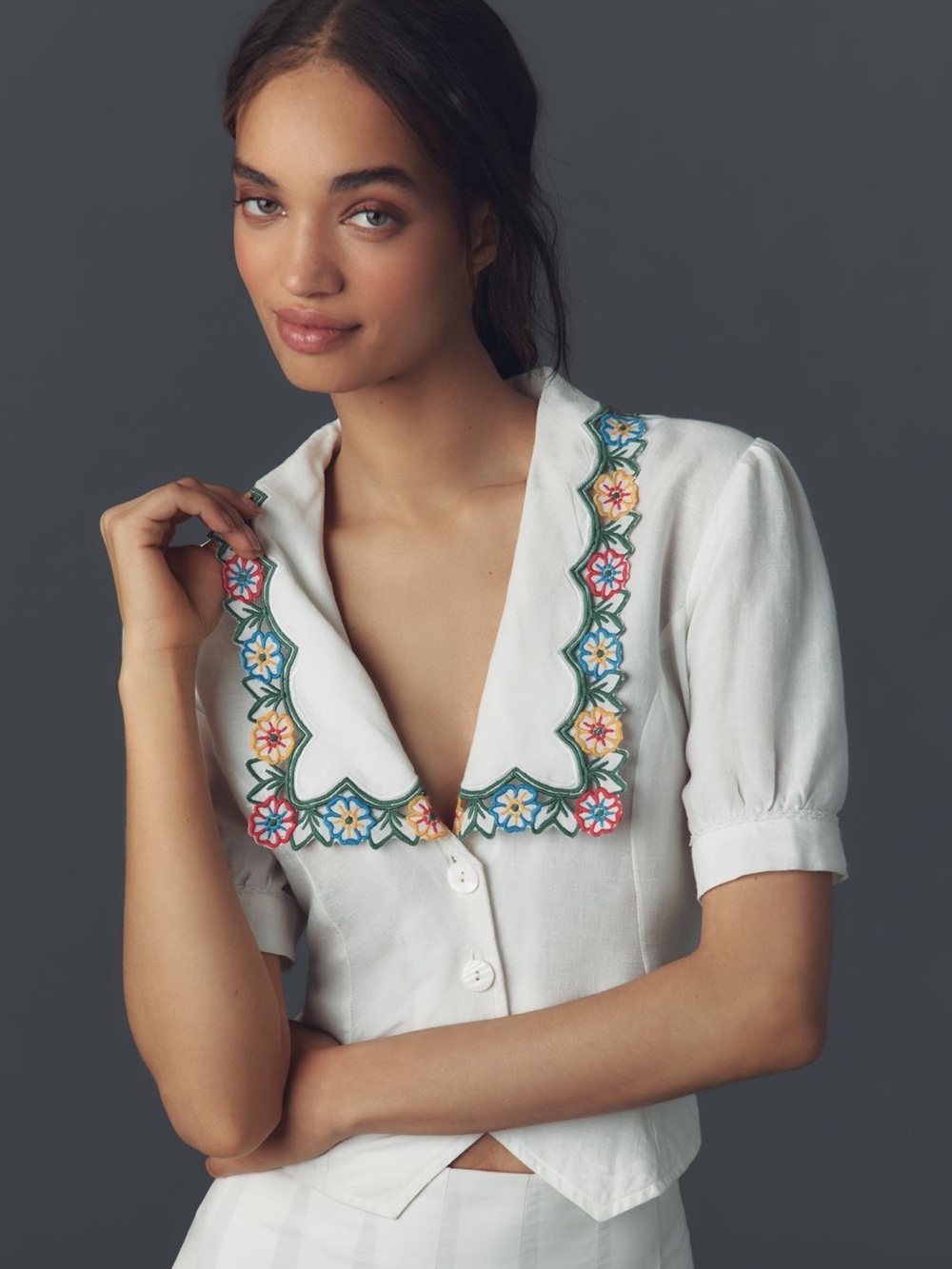 RIXO Short-Sleeve Blouse w/ Multicolor Floral Embroidered Collar, Size 6, EUC